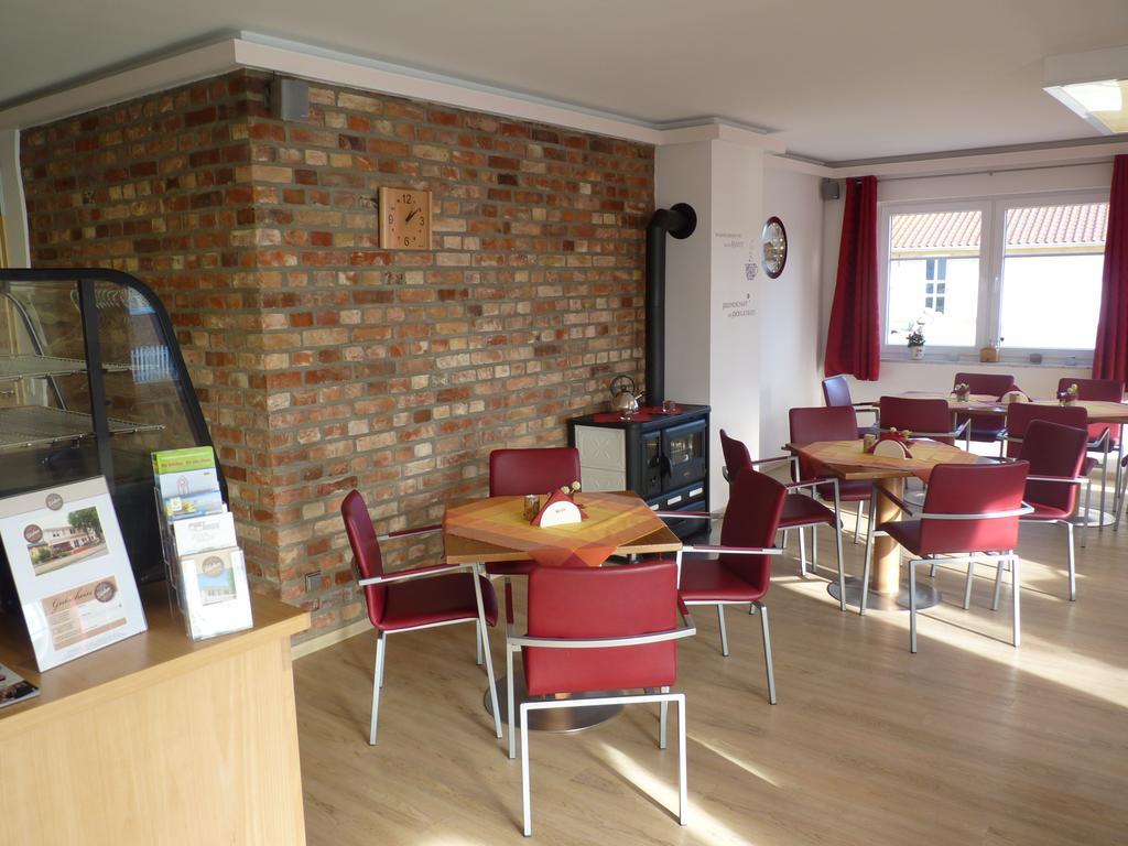 Cafe Und Pension Blohm Greifswald Luaran gambar