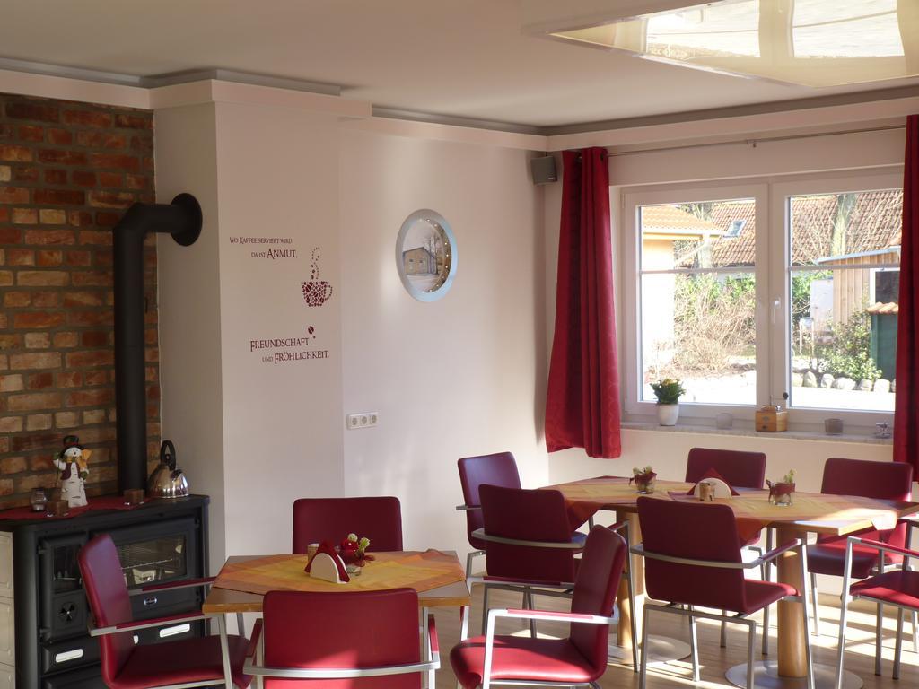 Cafe Und Pension Blohm Greifswald Luaran gambar