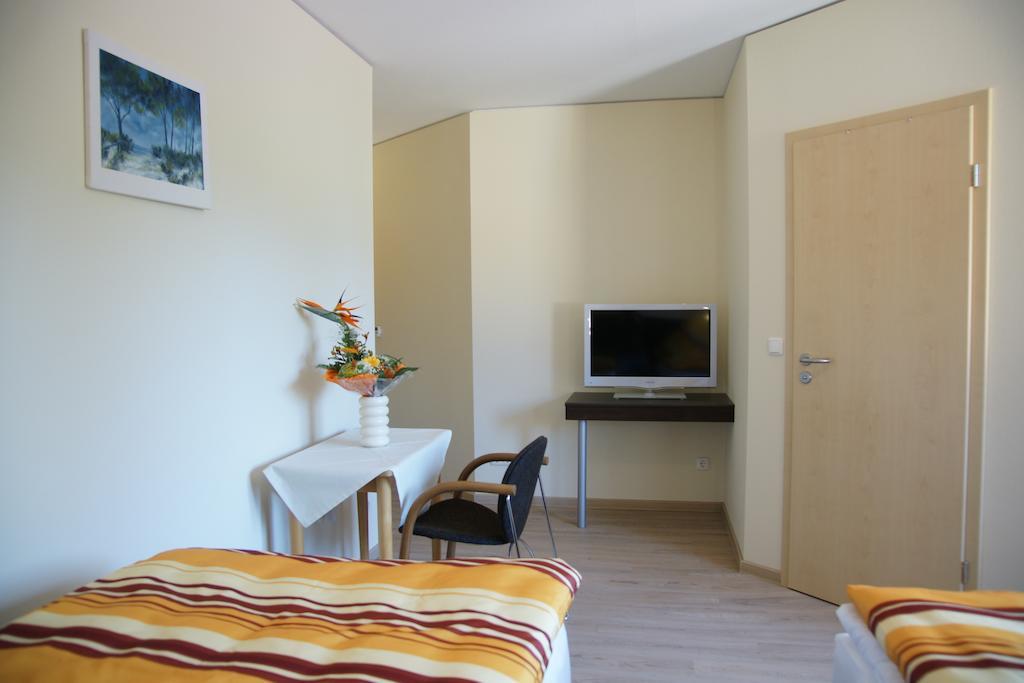 Cafe Und Pension Blohm Greifswald Bilik gambar