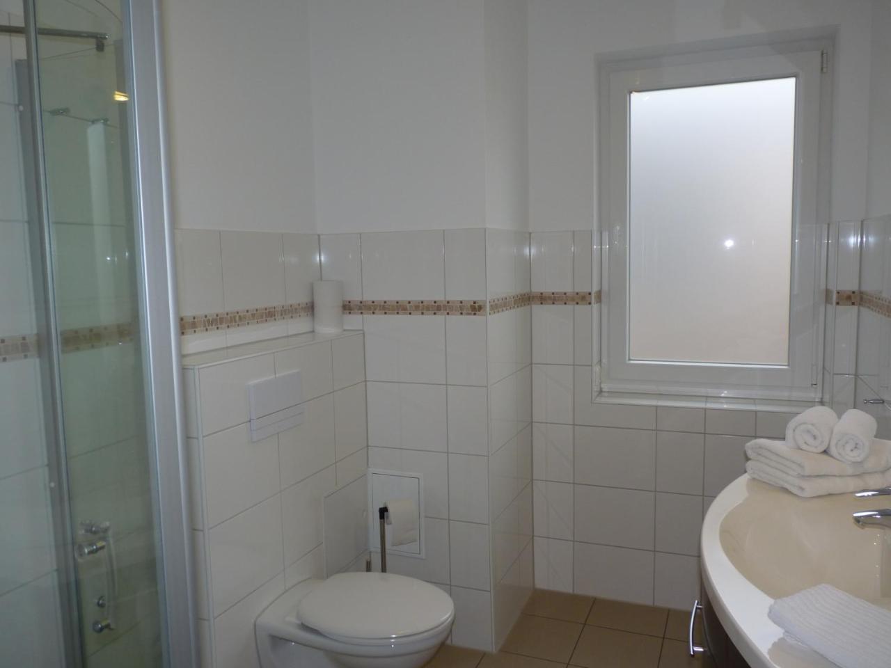 Cafe Und Pension Blohm Greifswald Luaran gambar